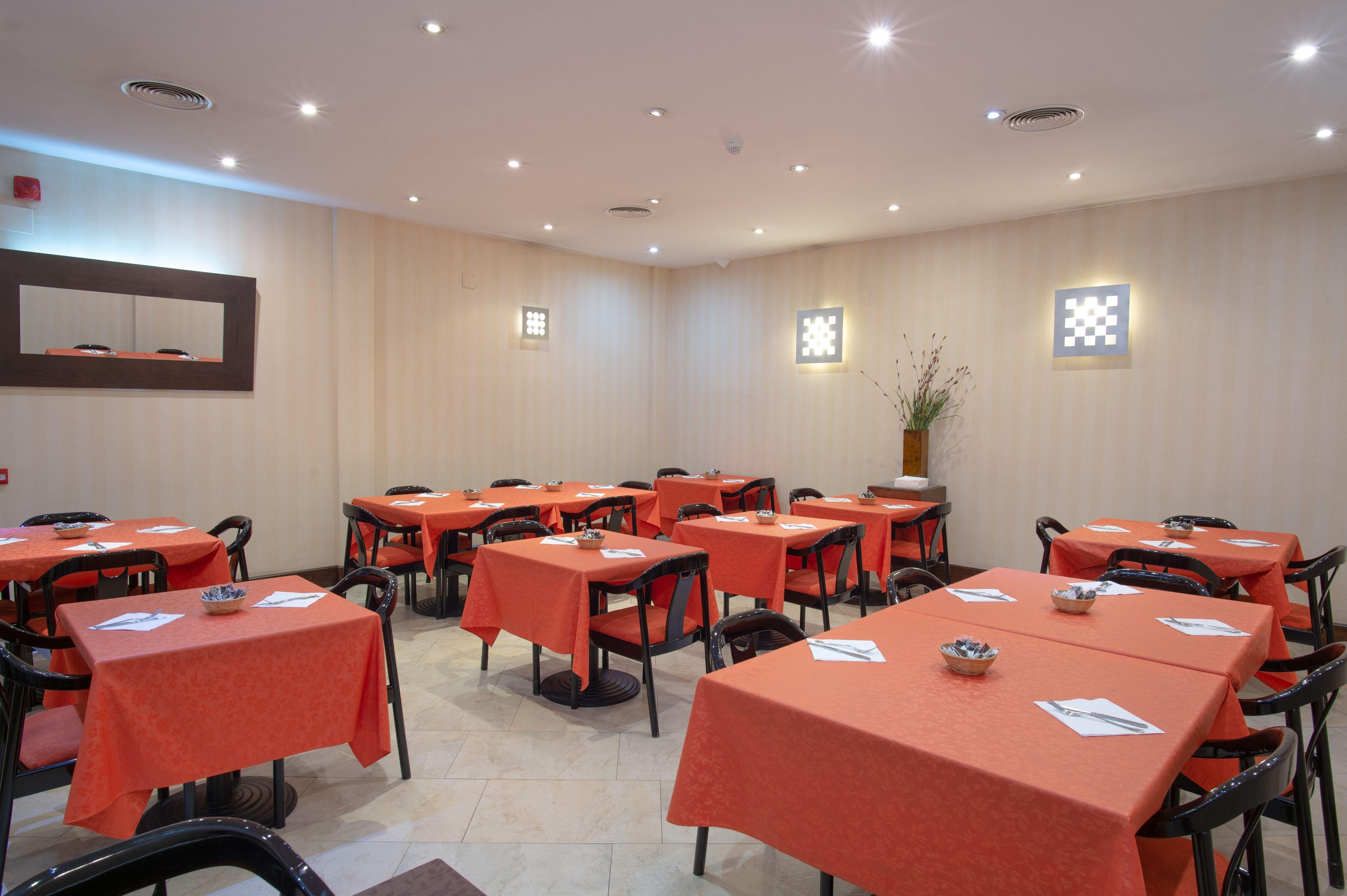 Hotel Villa De Barajas — Photos 1